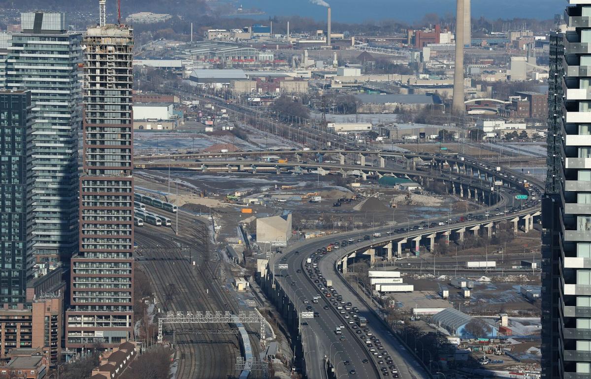 Gardiner Accident Today: Multi-Vehicle Collision and Car Fire Trigger Major Traffic Disruptions in Toronto